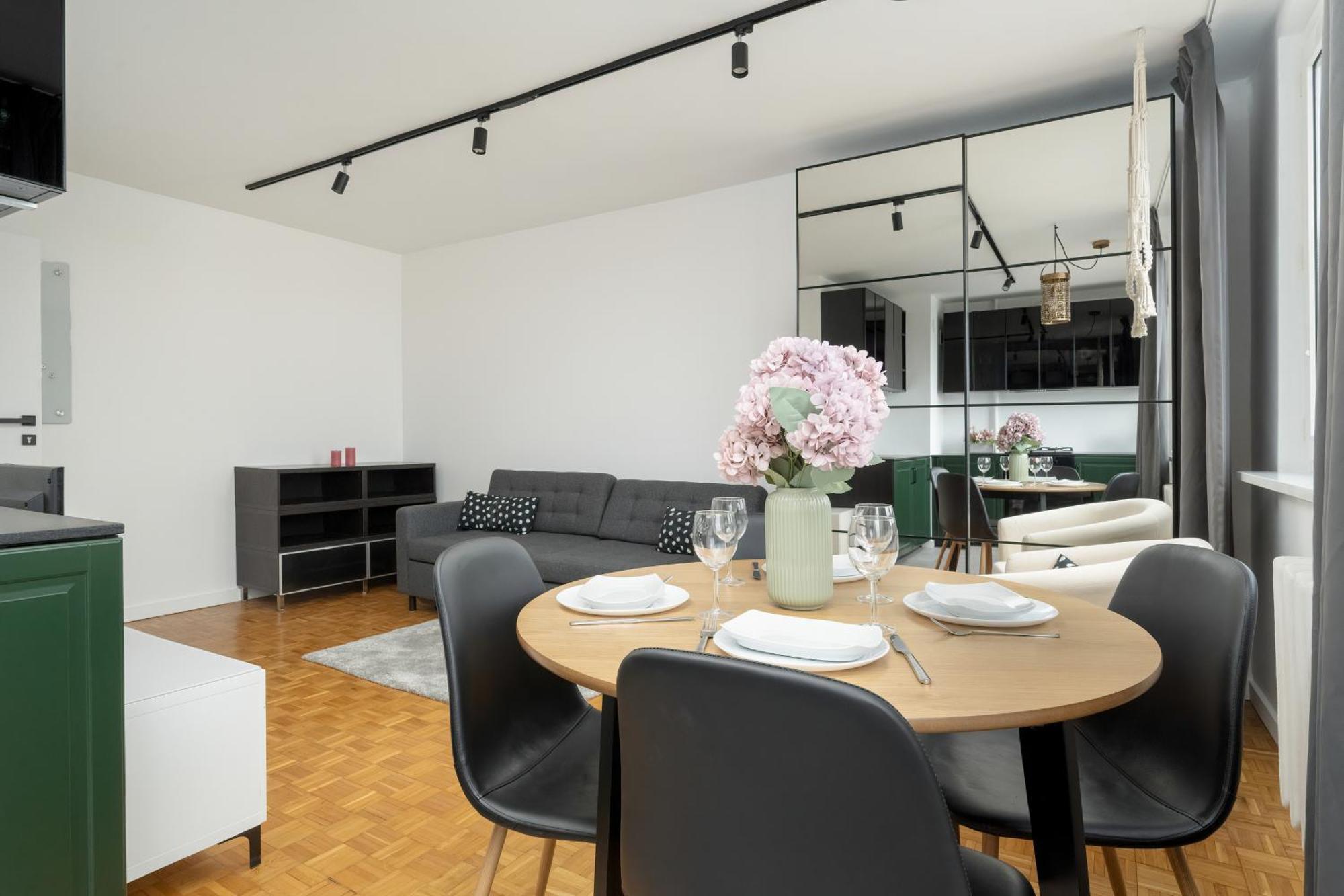 Przytulny Z Wanna Blisko Parku We Wroclawiu By Renters *